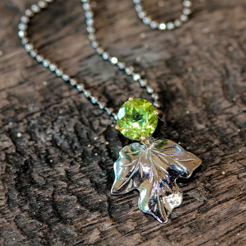 Classic Peridot Necklace in 925 sterling silver, Goldlip Jewelry
