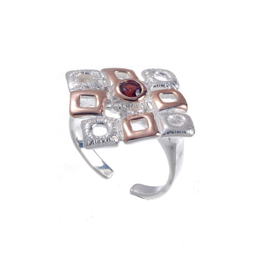 Classic Garnet Ring in 925 sterling silver, Goldlip Jewelry