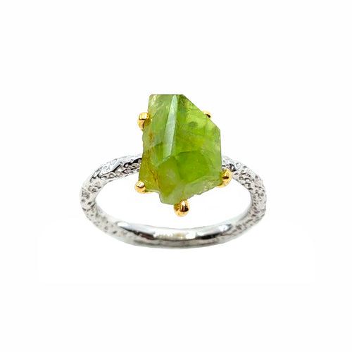 Handmade 925 silver ring with rough peridot, gold plated — Goldlip Thailand