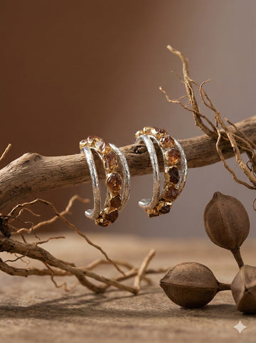 alt
ต่างหูห่วงครึ่งวงเงิน 925 ชุบไฟฟ้าทำมือ ประดับคริสตัลอำพันดิบ — Goldlip Thailand