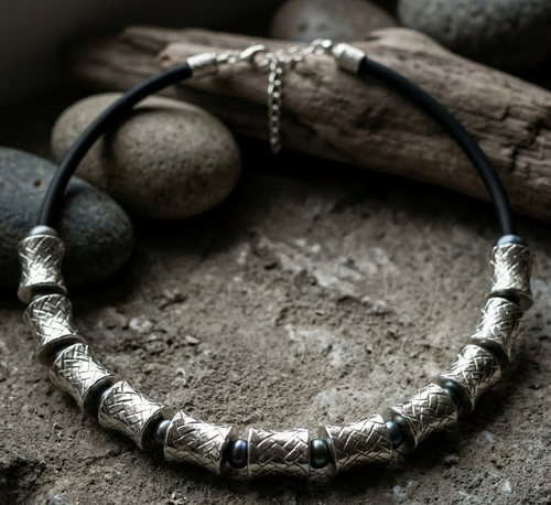 Handmade electroformed 925 silver bead necklace with cross-hatch beads and black pearls — Goldlip Thailand