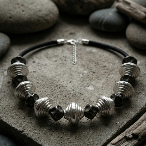 Handmade electroformed 925 silver bead necklace with shell ridge beads and black pearls — Goldlip Thailand