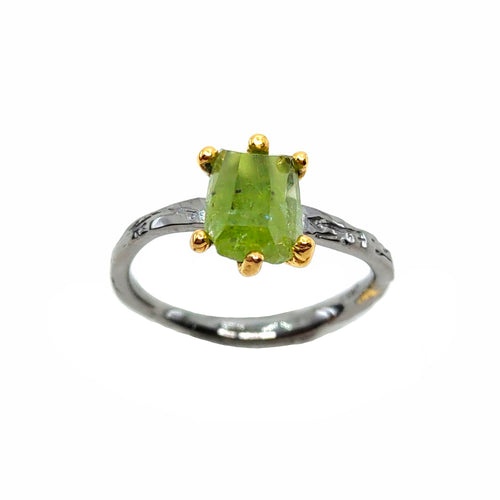 Handmade 925 silver ring with rough peridot, grey ruthenium finish — Goldlip Thailand