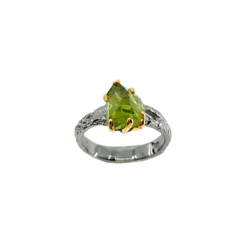 Handmade 925 silver ring with rough peridot, grey ruthenium finish II — Goldlip Thailand